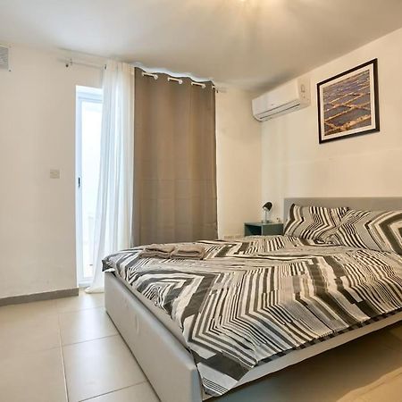 Urban Front - Walking Distance From Paceville And St George Bay Beach Is-Swieqi Extérieur photo