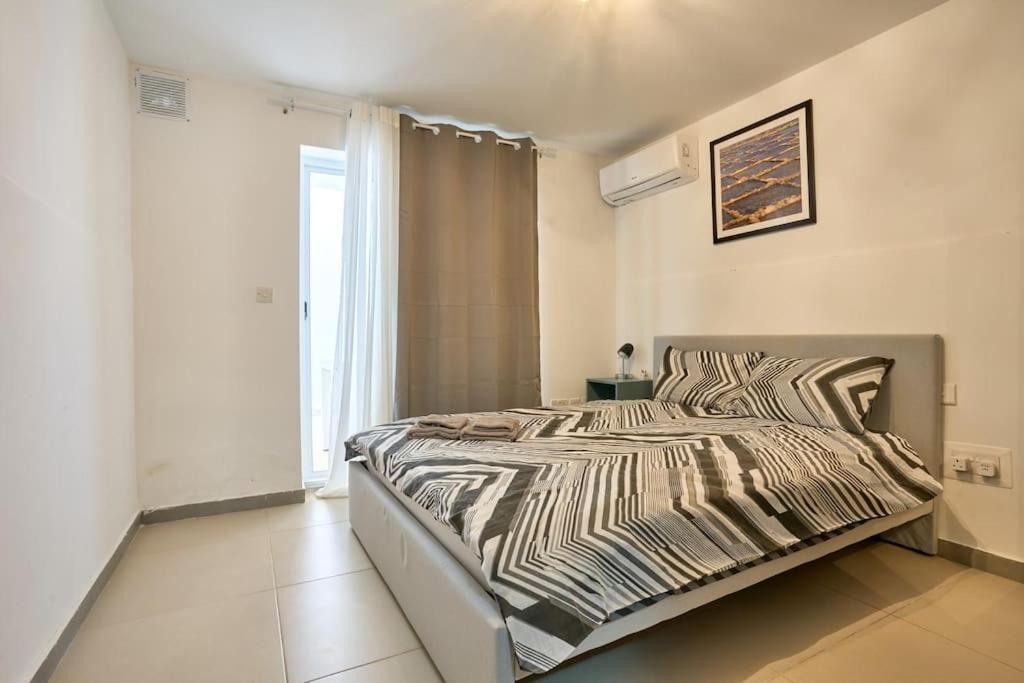 Urban Front - Walking Distance From Paceville And St George Bay Beach Is-Swieqi Extérieur photo