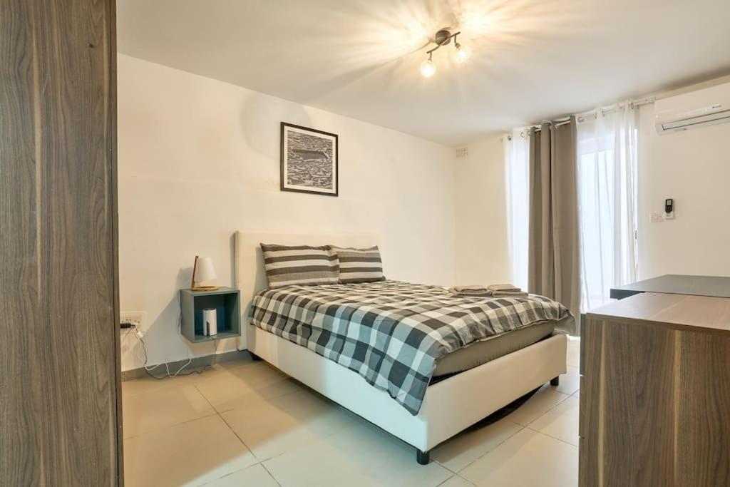 Urban Front - Walking Distance From Paceville And St George Bay Beach Is-Swieqi Extérieur photo
