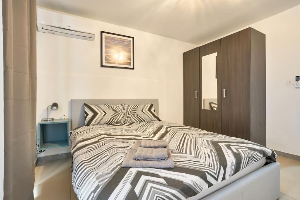 Urban Front - Walking Distance From Paceville And St George Bay Beach Is-Swieqi Extérieur photo