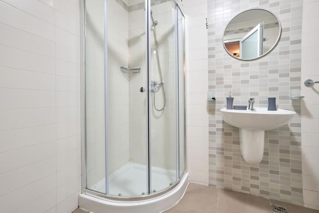 Urban Front - Walking Distance From Paceville And St George Bay Beach Is-Swieqi Extérieur photo