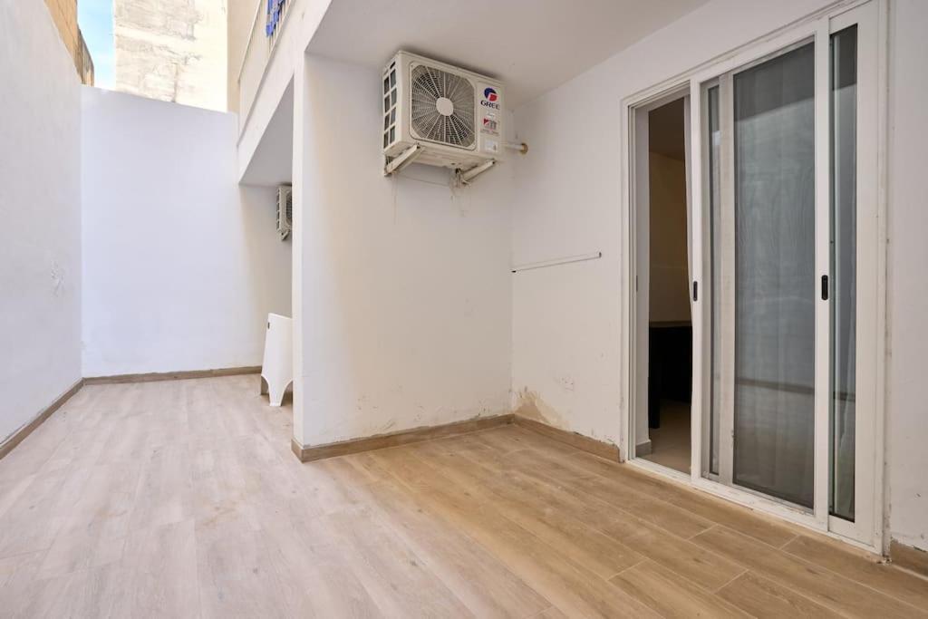 Urban Front - Walking Distance From Paceville And St George Bay Beach Is-Swieqi Extérieur photo